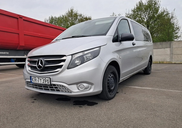 Mercedes-Benz Vito cena 79950 przebieg: 240600, rok produkcji 2017 z Wolbórz małe 277